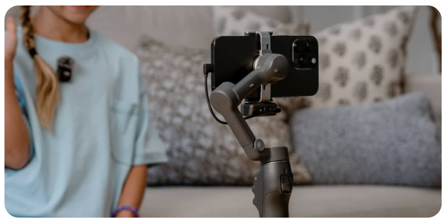 Prezentare stabilizator gimbal DJI Osmo Mobile 8